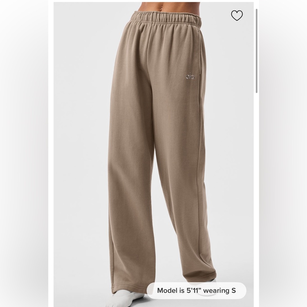 ALO Yoga Accolade Straight leg sweatpants